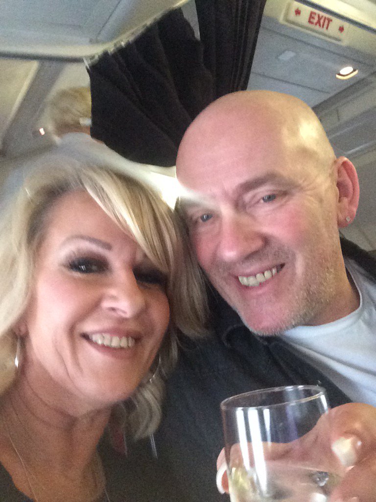 Micheleclark_'s tweet photo. Vegas baby !! #50th #wedding https://t.co/J0CR5kWzxi