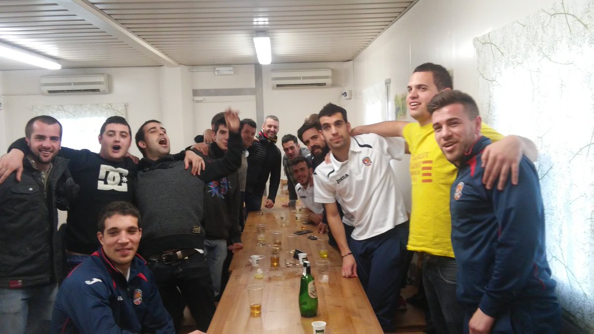 Àngels Caiguts tweet media