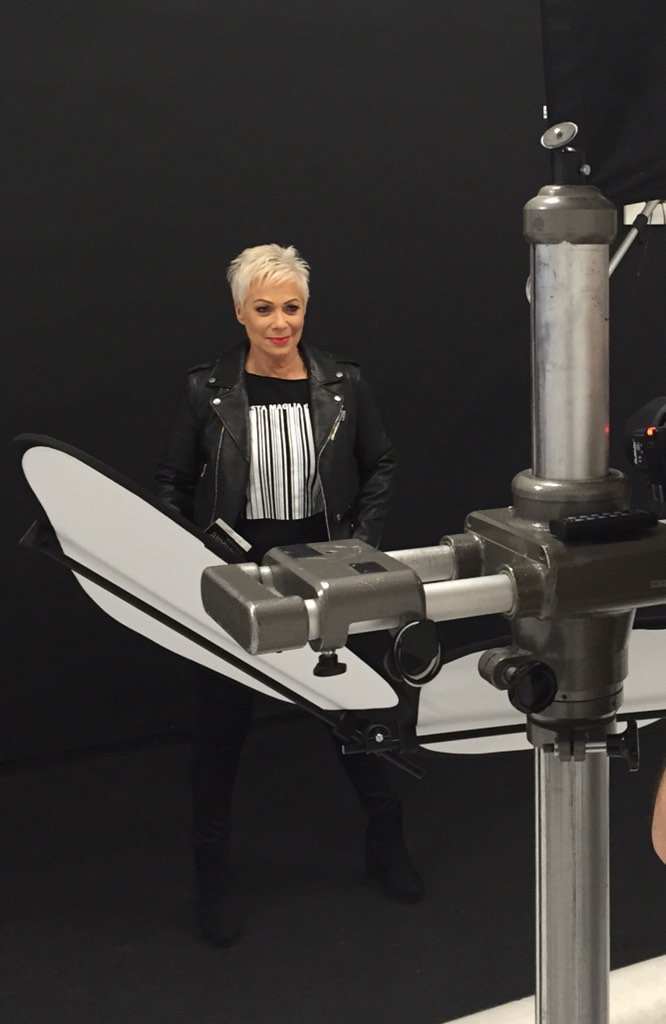 Denise Welch tweet media