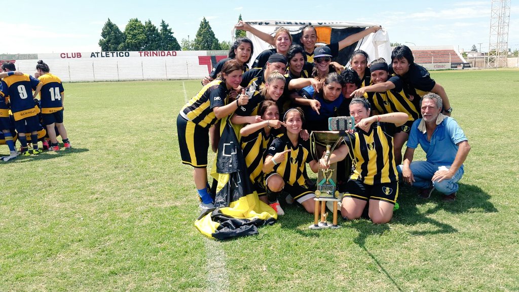 AlmaFC_SanLuis's tweet photo. #COPARAWSON-SANJUAN2016:Muchas Felicitaciones a tod el Plantel,Cuerp Tecnico..DDAALEEE CCAMPEOON,DALEE CAAMPEOONN.!🏆 https://t.co/uuVqF6pcO1