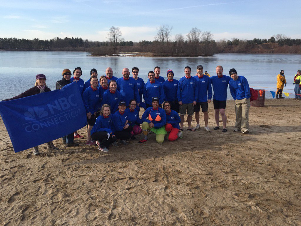 TheBradLuck's tweet photo. Team @NBCConnecticut at the @SOCTconnecticut #PenguinPlungeSOCT in Farmington! #ColdforACause #PaddlingPeacocks https://t.co/h6seKU98J2