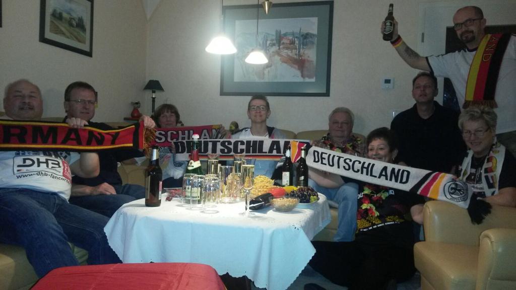 lossi1973's tweet photo. Wir sind bereit, wenn ihr es seid! Holt das DING! #flexklasse #handball @DHB_Teams #GERESP #BadBoys https://t.co/daxTRSMfzO