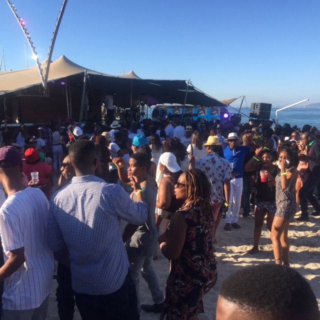 Mzansimagic's tweet photo. @EmteeSA gets on stage and drives the crowd wild! #ubscpt31jan #carlingbluelabel #mzansimagic https://t.co/A5ZuDb8JqJ
