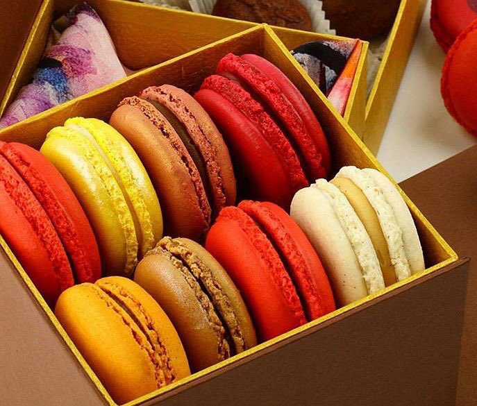 foodfirstalways's tweet photo. Whatever happened to dieting... #macaroons #french #foodfirstalways #foodblogger #mumbai #foodlove #desserts https://t.co/4CELEbKpVA