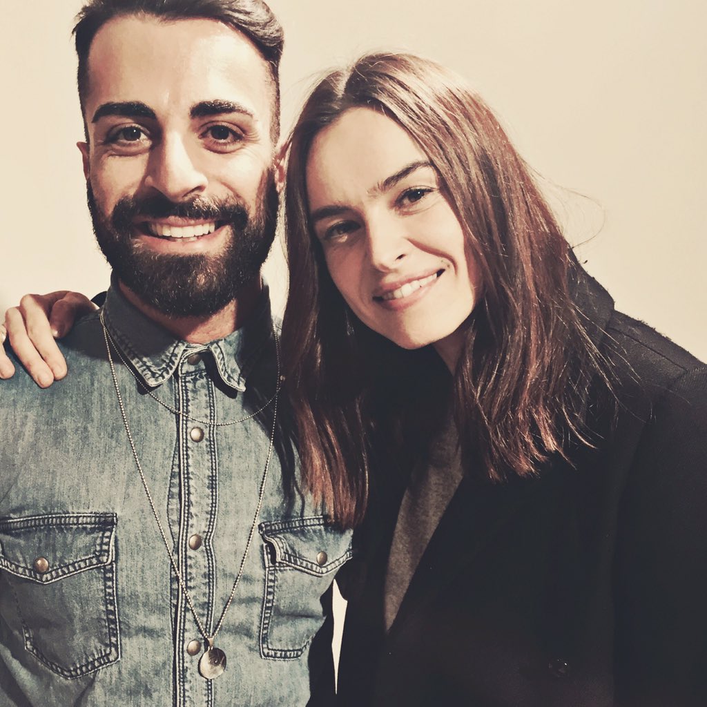 RCerracchio's tweet photo. 2 sorrisi = grandi soddisfazioni !  #newproject #KasiaSmutniak #perfettisconosciuti #happiness #mamacommunication https://t.co/wp7eIudNyb