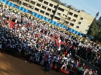 Aapkadivyang's tweet photo. RT sumitnegi: Today's rally scene at Bangalore. People waiting for ArvindKejriwal to speak. #KejriwalAgainstRule8 https://t.co/UITEKX7Lua