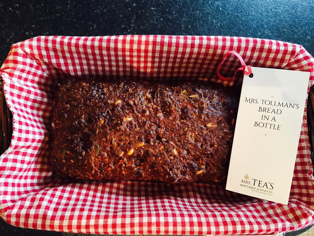 sheilagreaney's tweet photo. Can't wait to Dig in @red_carnation #breadinabottle @ashfordcastle #nomnom #thanksforthecutegift #sundaybrunch https://t.co/bmjbYZyKGw
