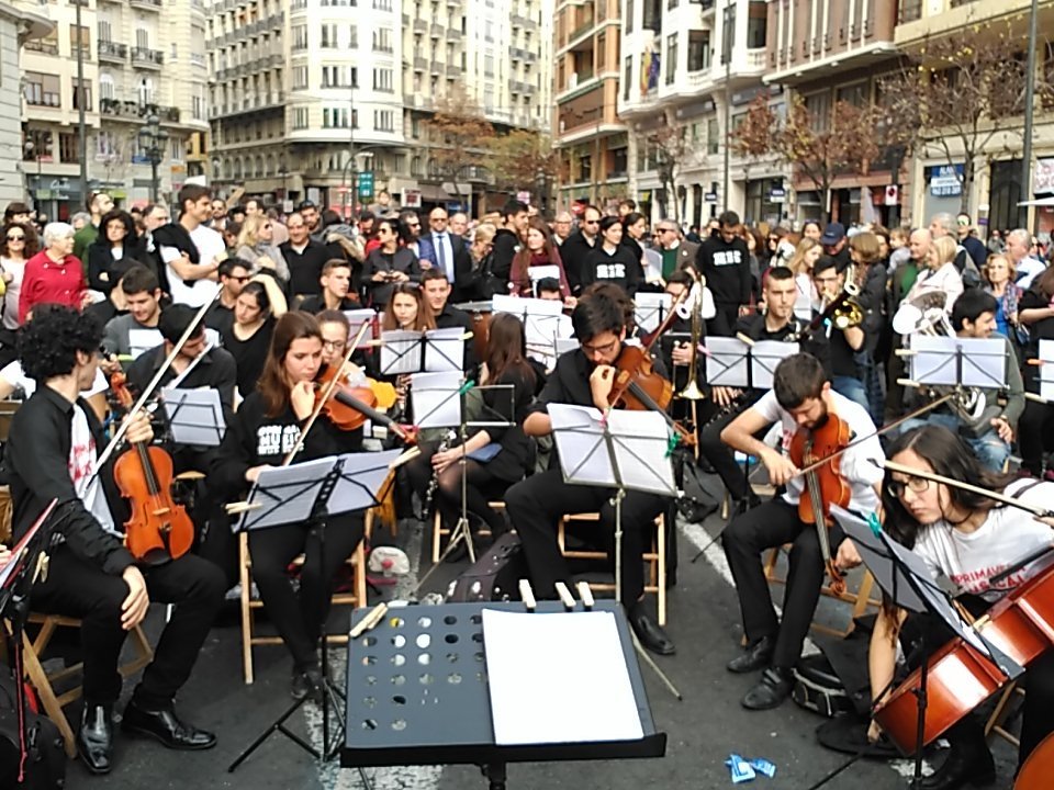 Comencem el #IIConcertReivindicatiu per segona vegada aquest matí. #PrimaveraMusical #STOPCàtedres