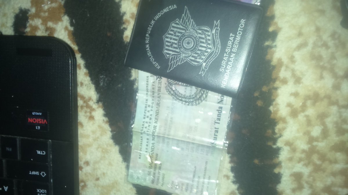 #temu 31jan'16 | <a href="/bopas_bayu/">Bayu</a>: Nemuin STNK AB 3626 HQ 

yg tau atau yg merasa kehilangan bisa hubungi saya