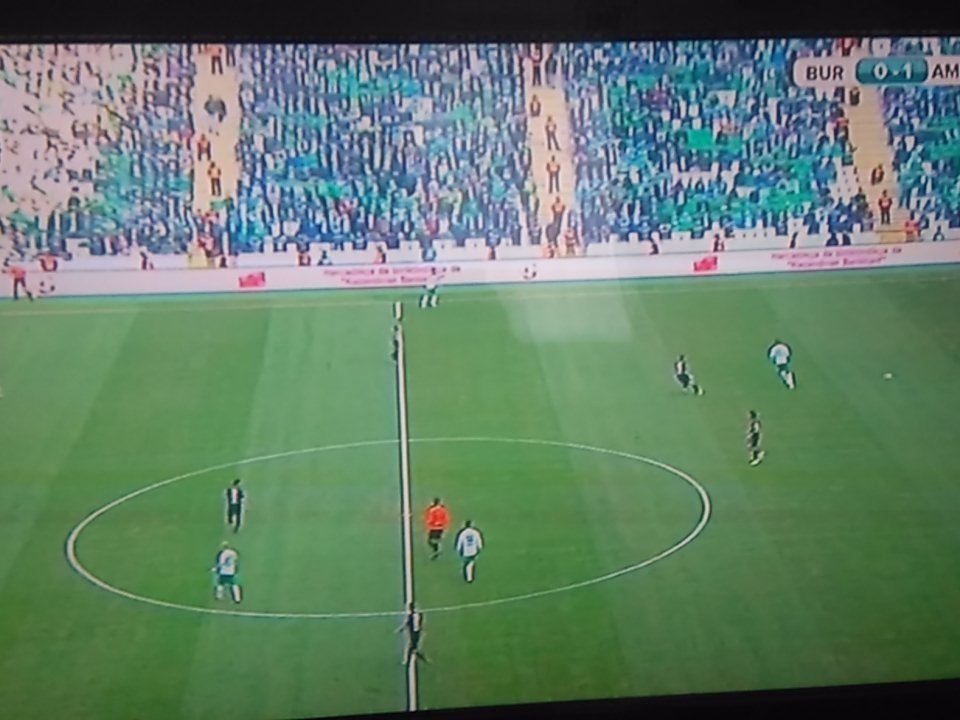 Realistt30's tweet photo. BURSASPOR 8 Yabancı ile Oynuyor,
AMED Hepsi Yerli,

BURSASPOR Milli Oluyor,
AMED Vatan Haini,

Zihniyetiniz Batsın.! https://t.co/LnxeMNmJ3i