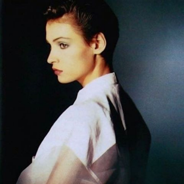 World_of_Famke's tweet photo. #FamkeJanssen photographed by #MaartenSchets
#Photoshoot #young #dutch #actress #model #dutchgirl #purity #innocence https://t.co/MH6Op4fW37