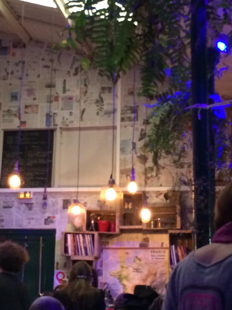ValerieRenoux's tweet photo. Testé et validé #limprobable, une cantine pleine de charme #paris3 https://t.co/r1p98iLa96
