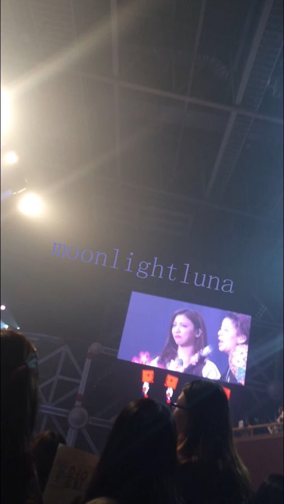 FxLUNAMoonLight's tweet photo. #Dimension4inSeoulDay3 https://t.co/q3lEQcrpMf