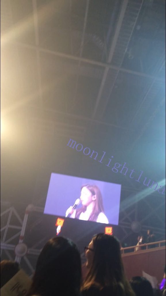 FxLUNAMoonLight's tweet photo. #Dimension4inSeoulDay3 https://t.co/q3lEQcrpMf