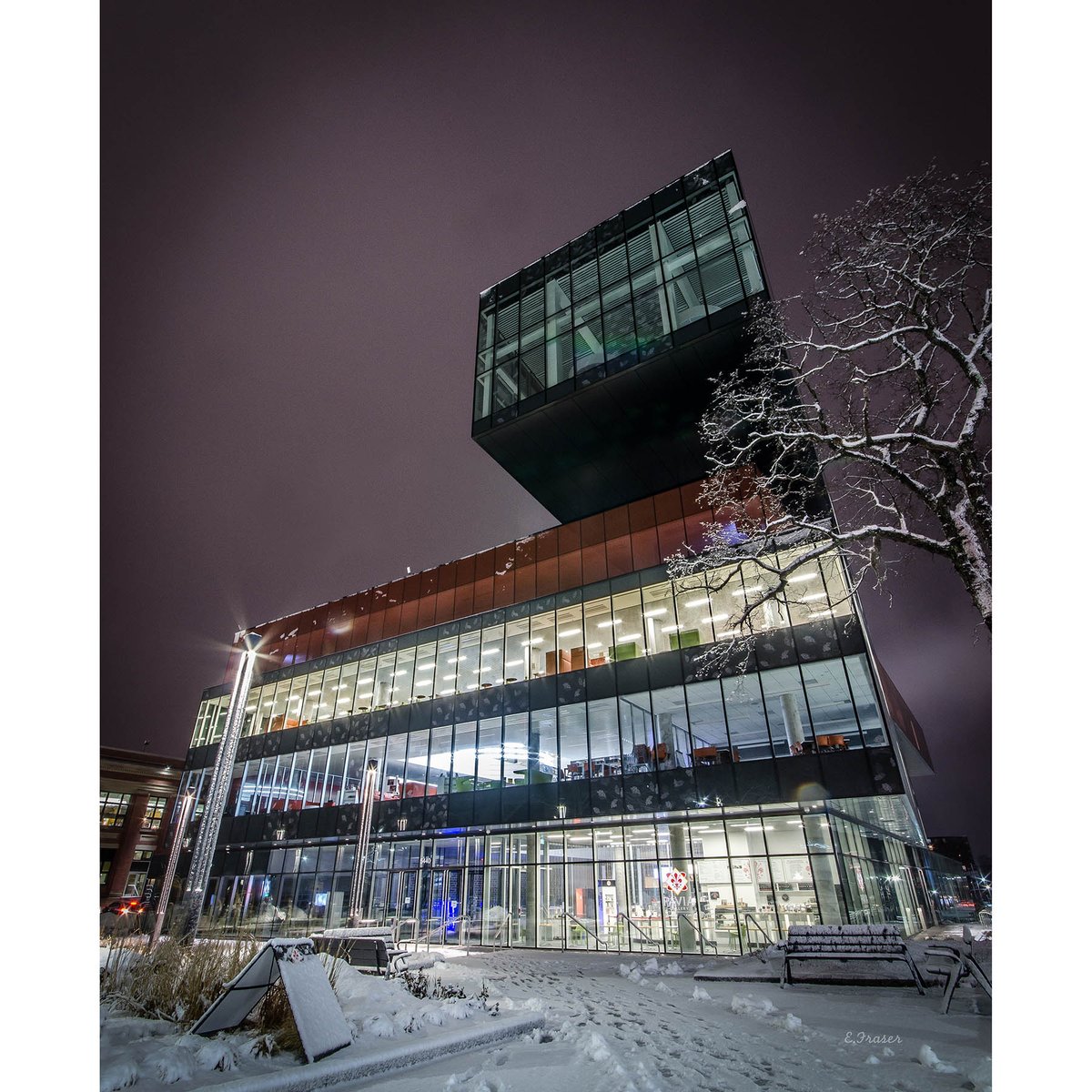 efraser_photos's tweet photo. Halifax Central Library #Halifax #Halifaxlibrary #Nightphotography #nikon #efraser #halifaxnow #Night #snow https://t.co/3Jepfkjtyy