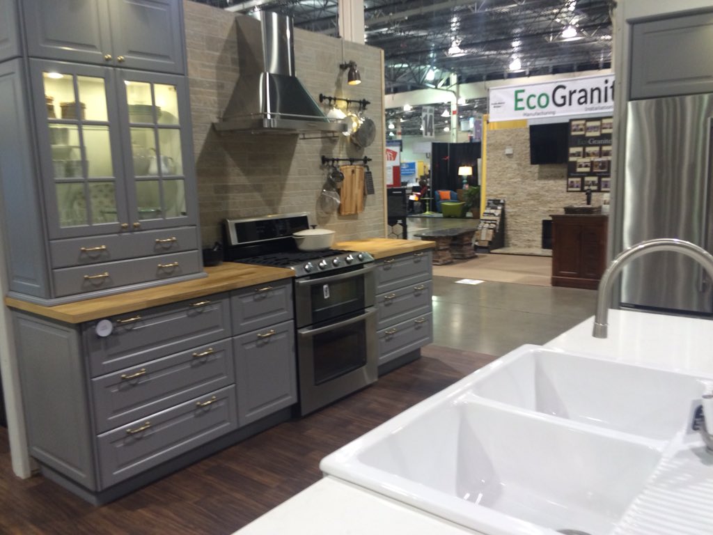 RMurdochFOX2's tweet photo. It's the last day to check out the #NoviHomeShow at the Suburban Collection Showplace. So many ideas! @FOX2News https://t.co/2PFrQUiOm5