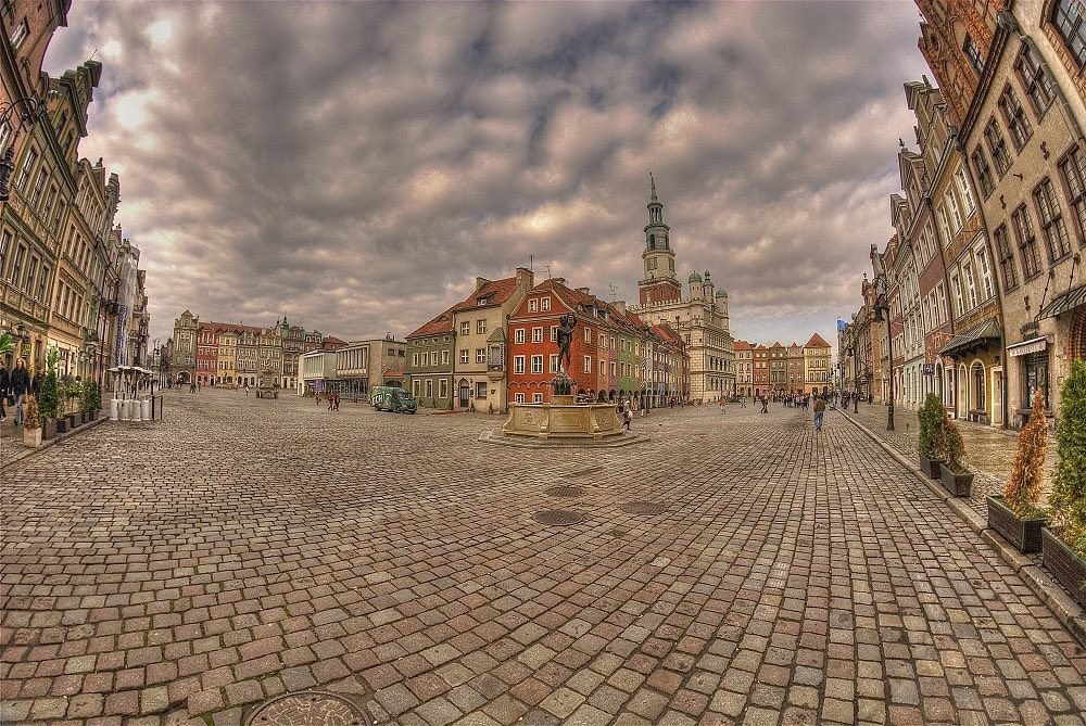 goforpoland's tweet photo. Fantastic shot from @CityOfPoznan [foto by Michał Skręty] #Poland #travel #photography #cities https://t.co/2fSOVRoCTY