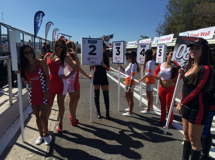 RaceAzuki's tweet photo. Se alistan las pitbabes de la #CopaHankook #CTCC https://t.co/yRv1faQfue