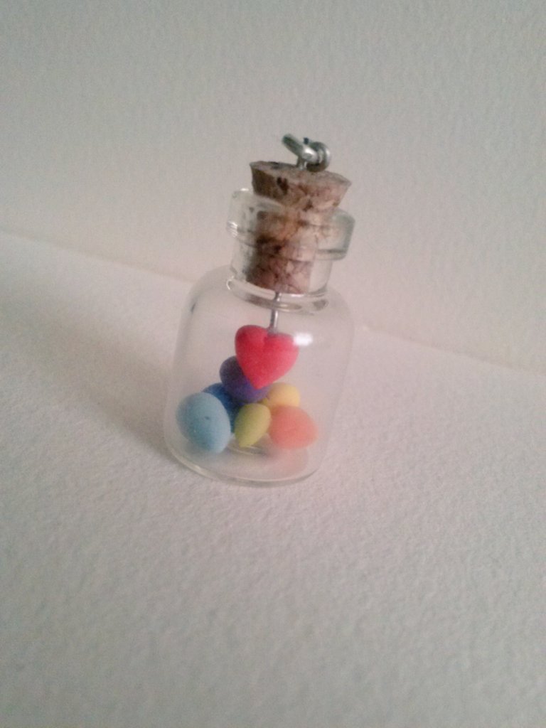 FandomizeMerch's tweet image. Si eres más sentimental, ¡qué mejor que regalar ALL YOUR DETERMINATION con este colgante de #Undertale! Sólo 4€~!