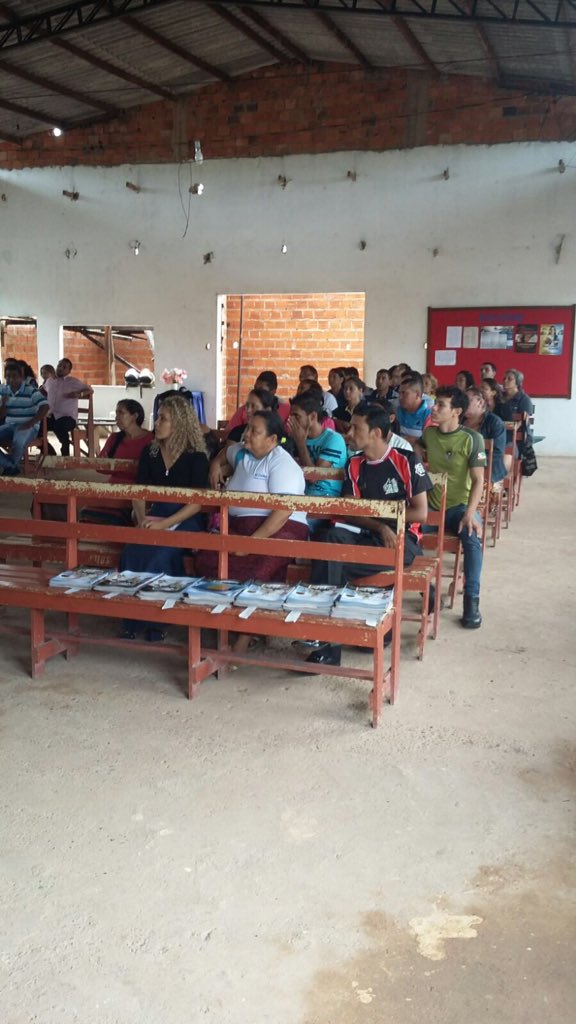 AdvParaAmapa's tweet photo. Pequenos Grupos de Líderes são realidade no Amapá! #PG2015 #AvanteMacapa @everondonato https://t.co/0GnpBQyF8B
