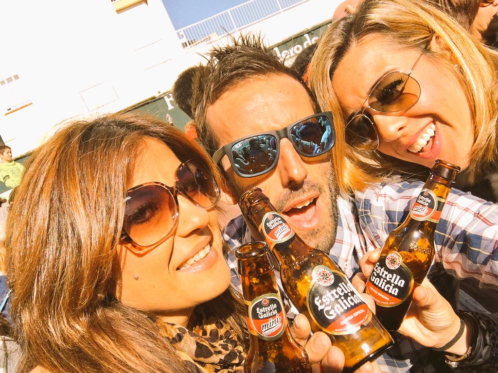 alvaroojeda80's tweet photo. Convertidas al estrellismo gallego @estrellagalicia https://t.co/JbKZQjgko3