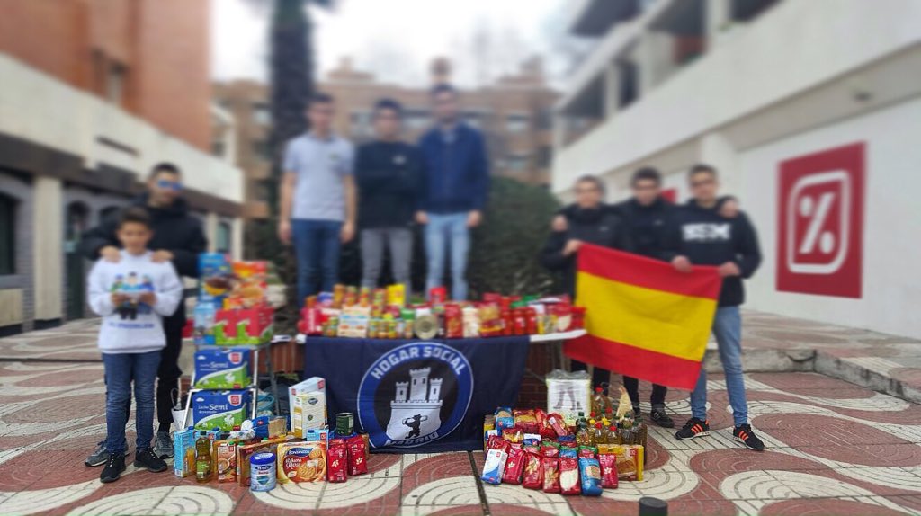 HogarSocial_'s tweet photo. Gracias a los vecinos de Pozuelo por su colaboración. https://t.co/KtnPhFWNIy