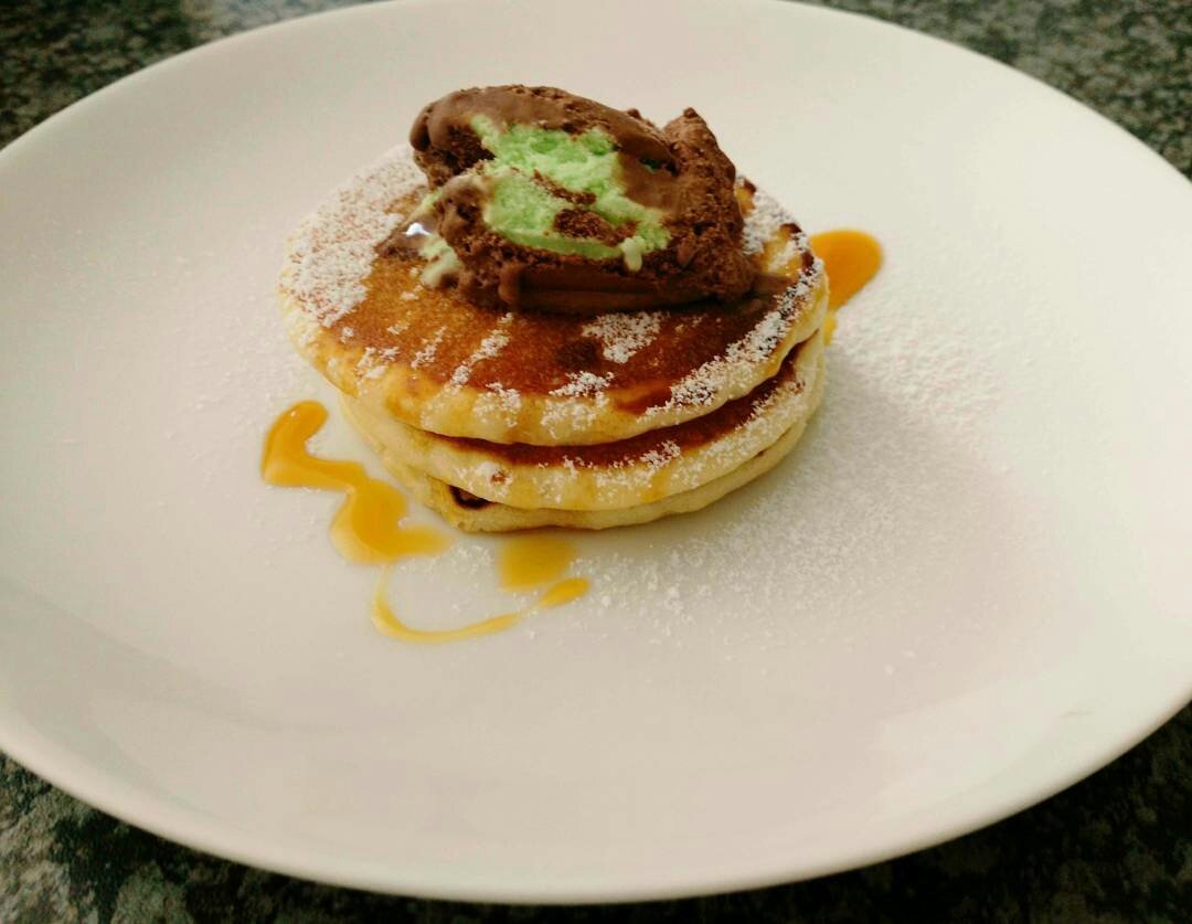 nadeemahr's tweet image. Dessert is served 😁😆 #simplebutdelicious