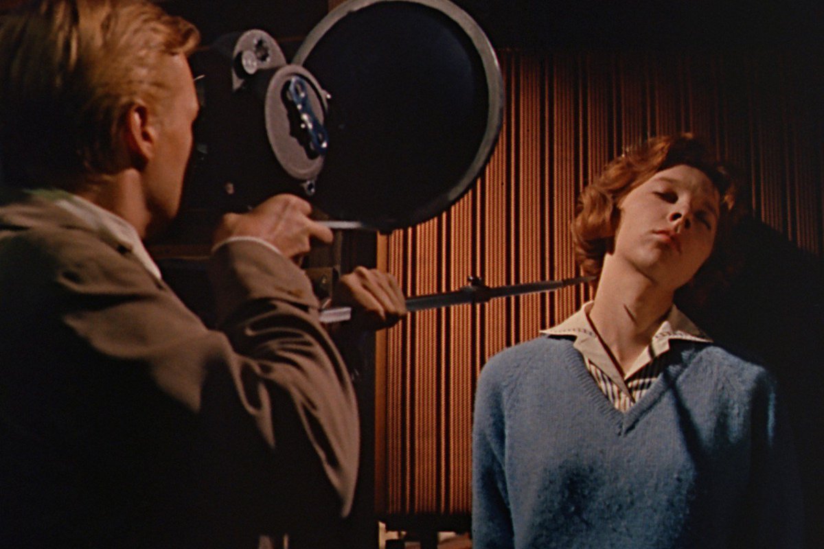 reel_post's tweet photo. PEEPING TOM (1960) | dir. Michael Powell | https://t.co/gPpFkyiGuv | #movies #film #cinema #subscriptionbox https://t.co/84Lv2mRxYx