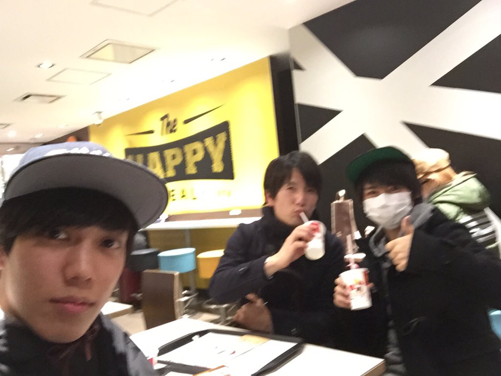 vapidcracker's tweet photo. 今日は3人で色々と話してきました😊 活動再開に向け着々と準備を進めています😁！ https://t.co/s9UoXEbI6L