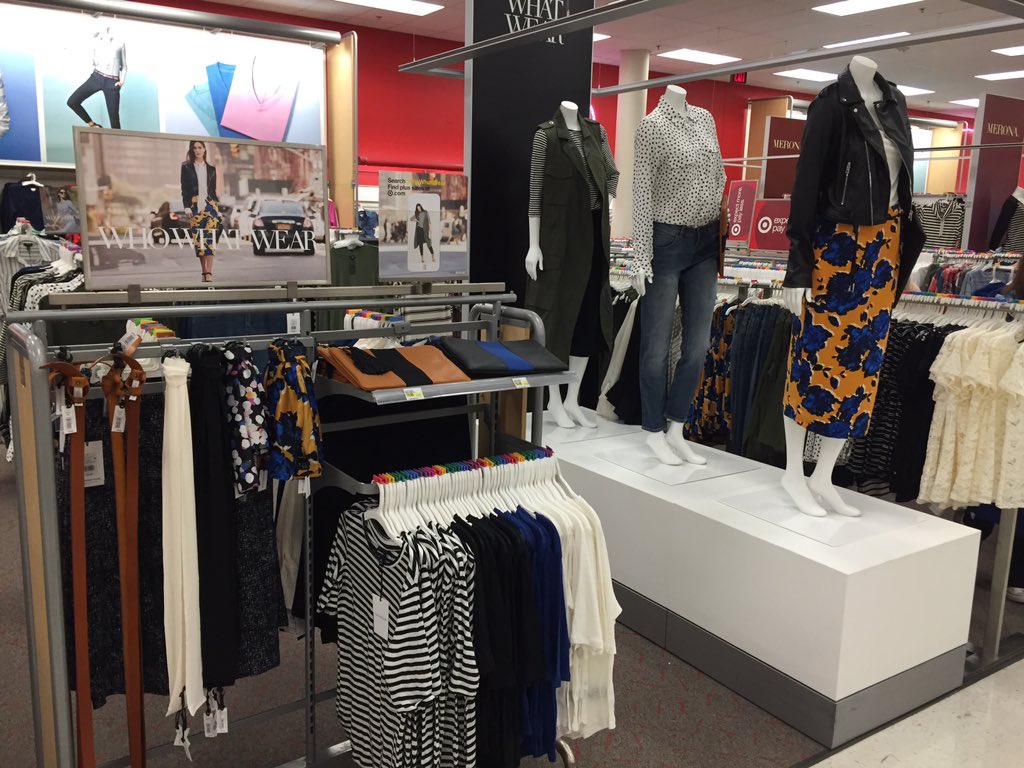 WhoWhatWear ready to go with a few guests buying early at T55!  #D352DrivingSales <a href="/CDCahill/">Chris Cahill</a>