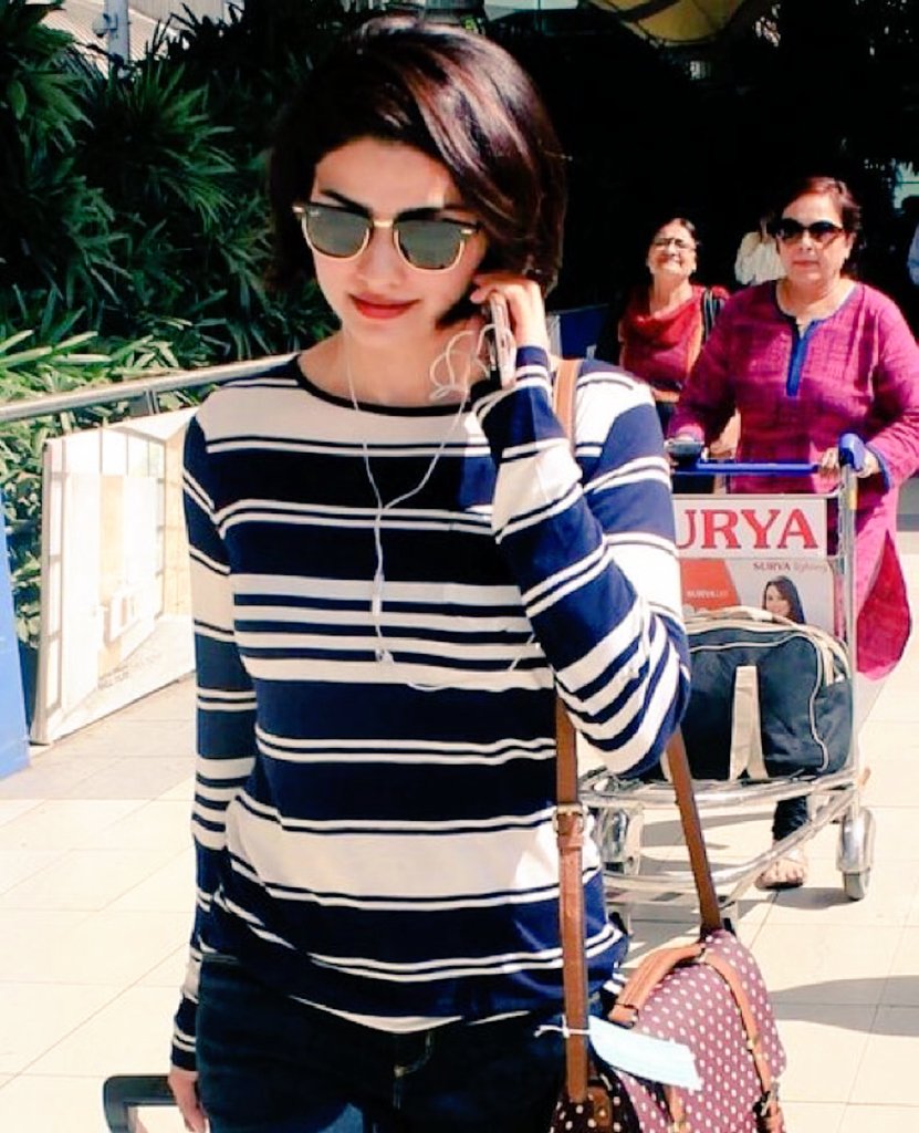 GOOD AFTERNOON !
LOVELY <a href="/ITSPRACHIDESAI/">Prachi Desai</a> HAS BEEN SPOTTED IN THE AIRPORT BACKING TO MUMBAI.