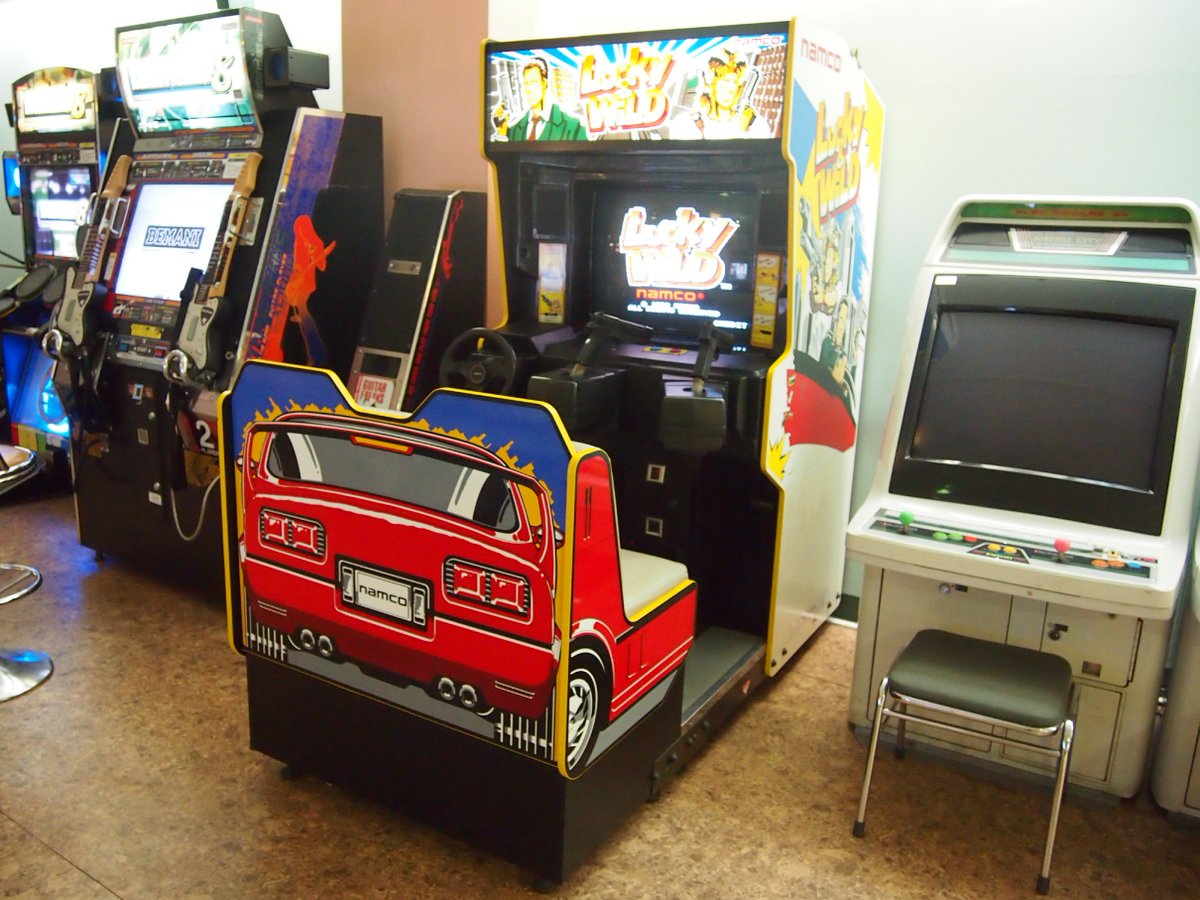 Miako ラッキー ワイルド 1pは車を運転しながら銃を撃つという独特のスタイル ワイルドなゲーム内容やコンパネ周りが好きw T Co Ufdys5phte