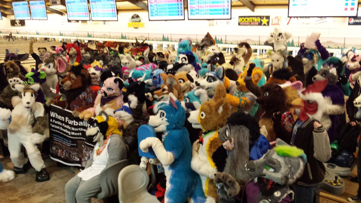 TankYeen's tweet photo. So glad I finally made it to a spot I could be seen!! #Short #Hyena #Problems at #WFS22 #TankYeen #Fursuit https://t.co/x6mwSQr80T