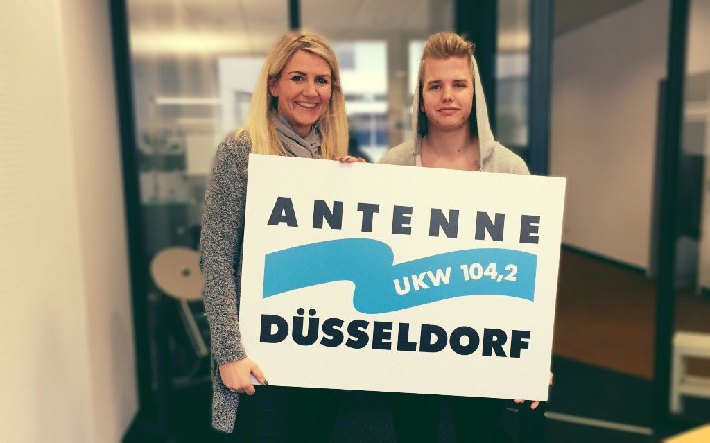 Herrlich wars! Oma kanns kaum glauben dat der Jung da im Radio rumtüdelt 🙃👌🏼