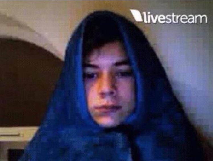 Shawnitoismybae's tweet photo. #LarryIsNotReal when i saw this hashtag https://t.co/fHJmhdOcpm
