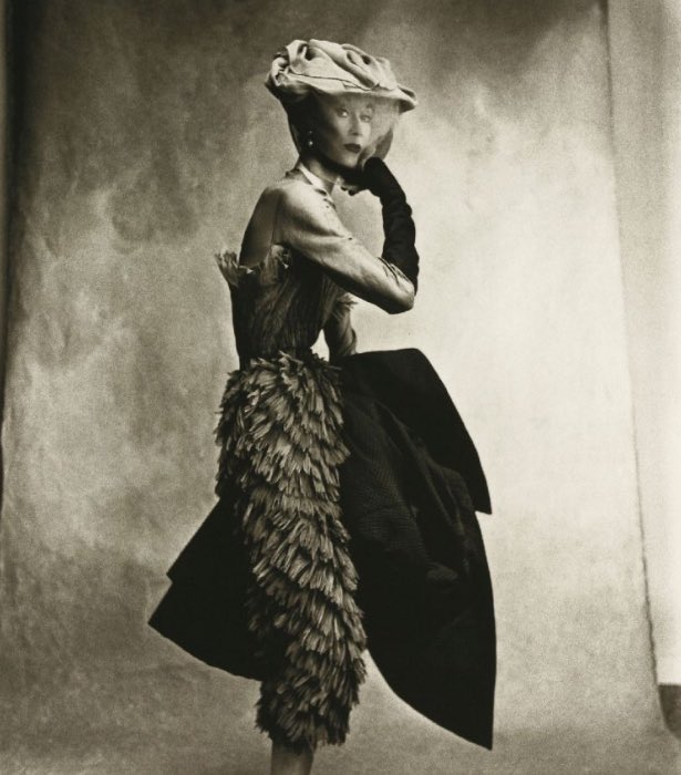 Irving Penn works to be sold <a href="/swordersfineart/">Sworders</a> 2nd Feb. More details on #AAA blog tinyurl.com/z9jnj7m #irvingpenn