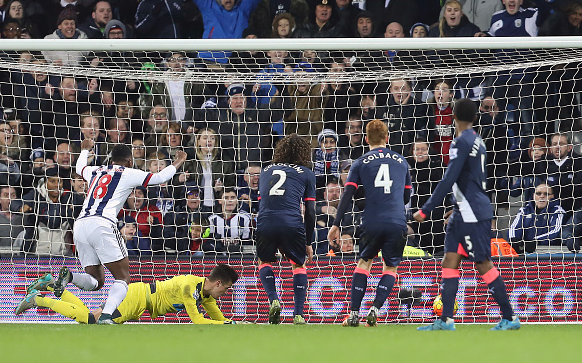 SkySportsNews's tweet photo. BREAKING NEWS: Newcastle make £21m bid for West Brom striker Saido Berahino #SSNHQ https://t.co/YrMjWbNzZ8