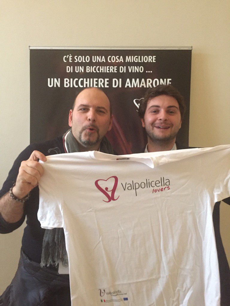 alemedici_m's tweet photo. #valpolicellalovers #anteprimaamarone per vincere una experience #faberest igloo is out. https://t.co/MsDk2pzP3J