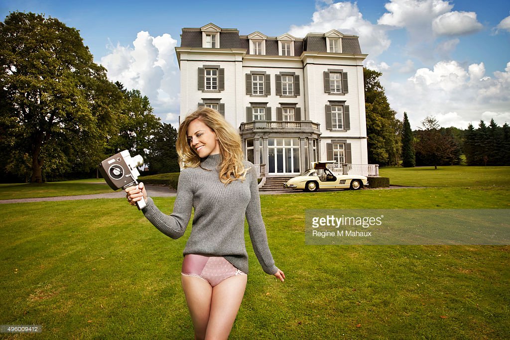 FakeSusieW's tweet photo. I didn't know those photos of @Susie_Wolff, so perfect! 
More here: https://t.co/garqbsXGue https://t.co/K37LvKI3Tg