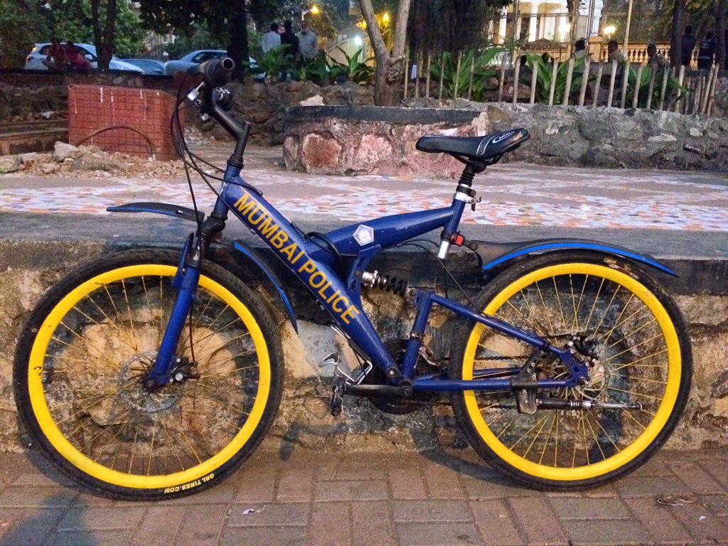 Picture the chase sequence? #coolride <a href="/MumbaiPolice/">मुंबई पोलीस - Mumbai Police</a>