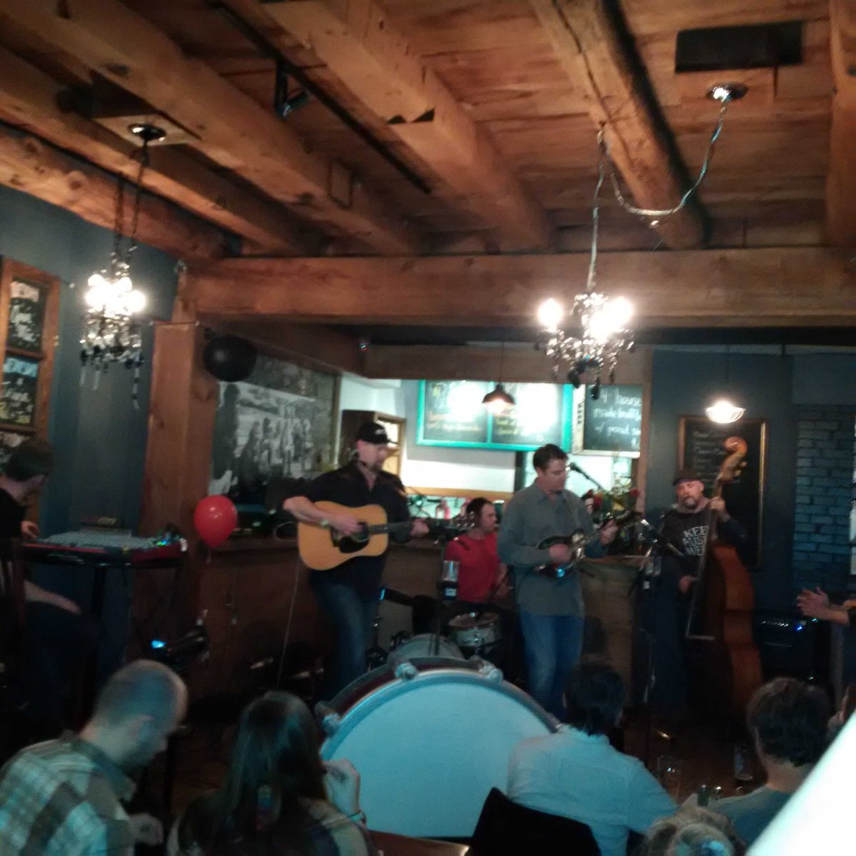 #hillsideinside @sipclub bluegrassing (yes, that's a real world) with Grand River Ramblers in #downtownguelph