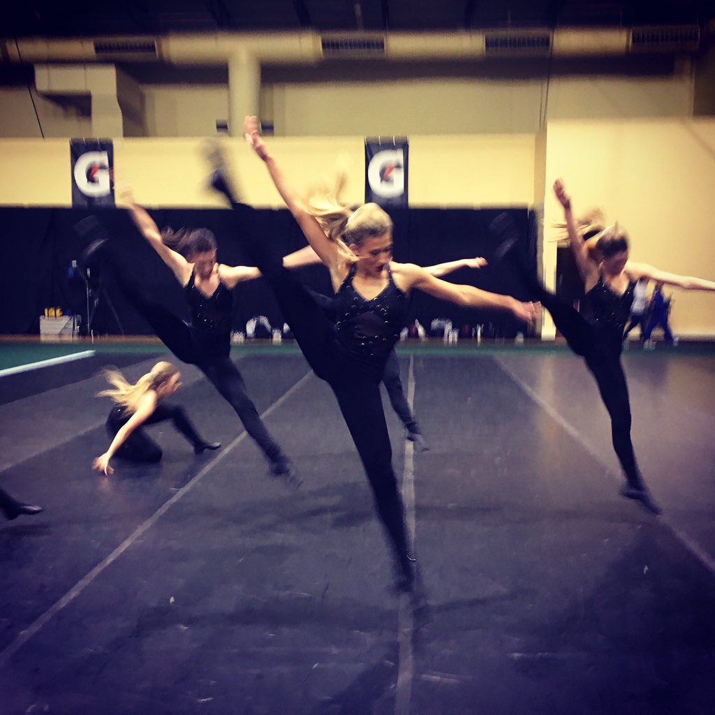 Legs for days with <a href="/STA_Starlettes/">STA Starlettes</a> #udanationals