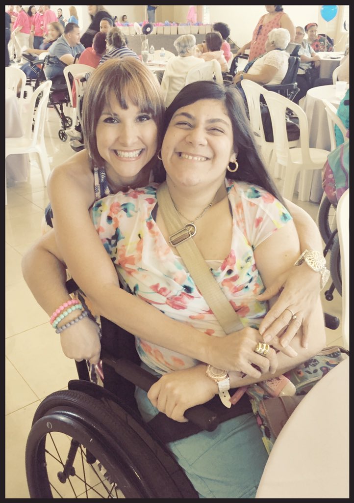 titaguerrero's tweet photo. Todavía celebrando la navidad #SinParedes https://t.co/0DBI0NShZL