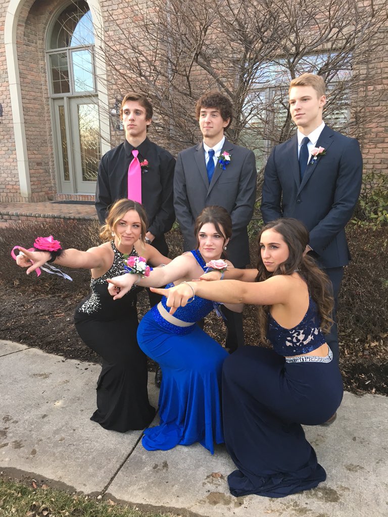 Cayla_witha_C's tweet photo. Formal was a good time with my fav people๐๐ฅ๐ #Ihavethekey๐๐ https://t.co/EzD0FeSS7e