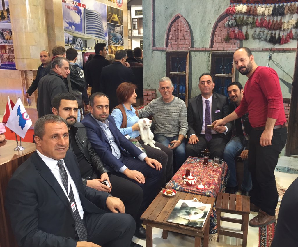 hsevli's tweet photo. #emitt2016 fuarı Van standımızı ziyaret ettik. Kültür ve Turizm İl müdürümüze ve Van OSB başkanımıza teşekkür ederim https://t.co/rtVA2R7YqY