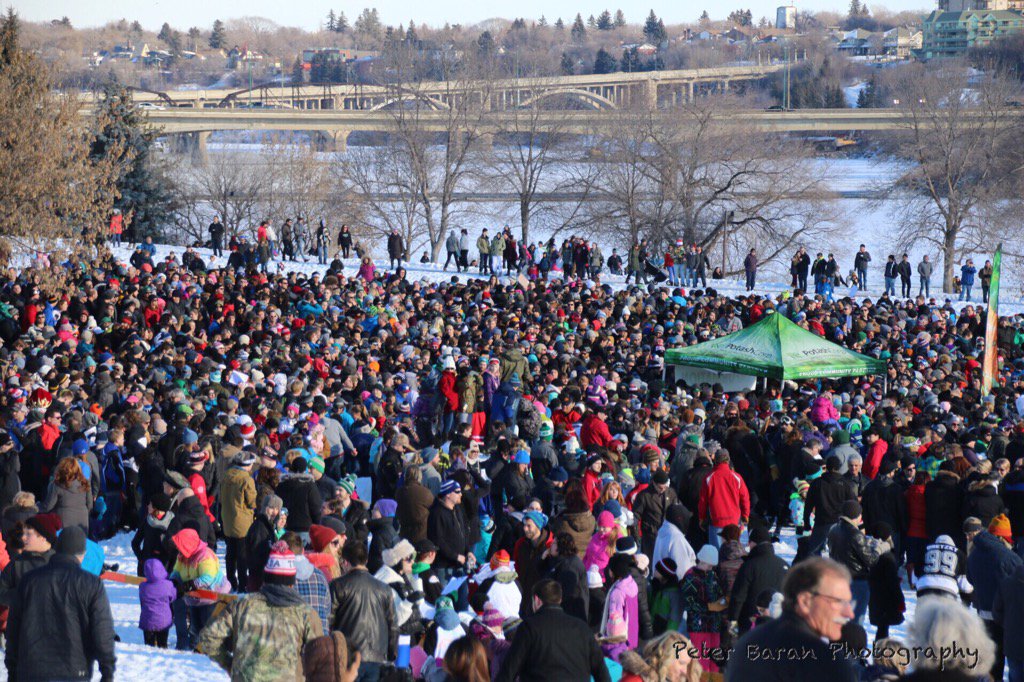 pbaran2's tweet image. Getting ready for the world's largest snowball fight. #yxe #saskatchewan