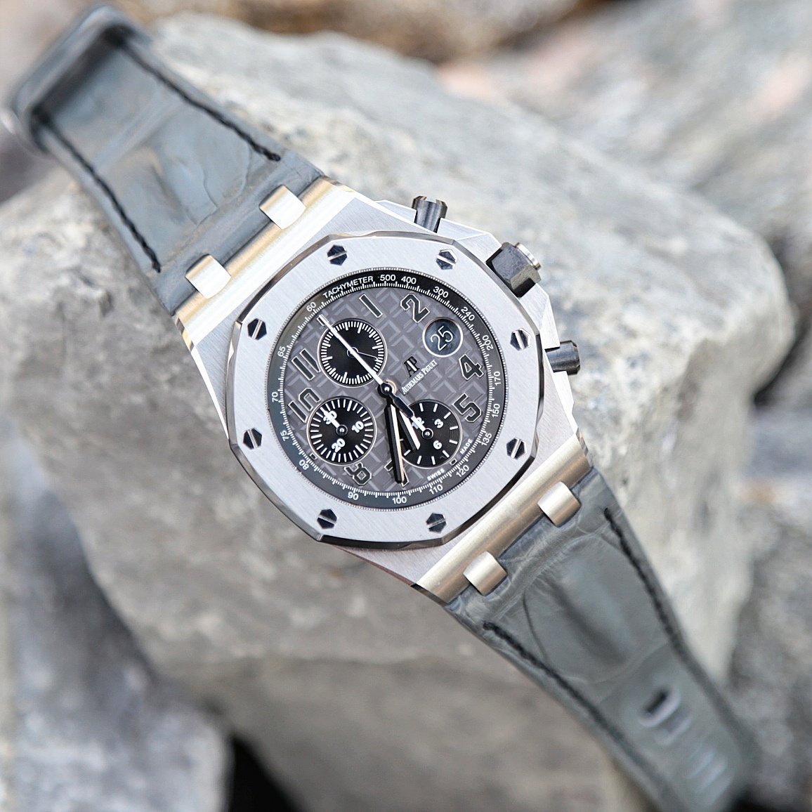 elevenjames's tweet photo. Another view of our @audemarspiguet #RoyalOakOffshore #Elephant #APElephant #ROO #RoyalOak #AP #AudemarsPiguet https://t.co/z311P0cLwz