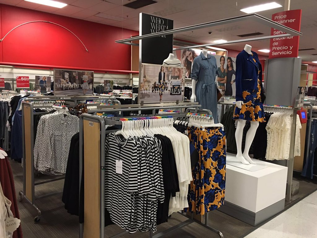 JoseMedinaAday's tweet photo. #WhoWhatWear set at #T2188 ! Amazing job Ruth and Daquana ! #letsdrivesales #happynewTargetyear https://t.co/myAe8ButAa