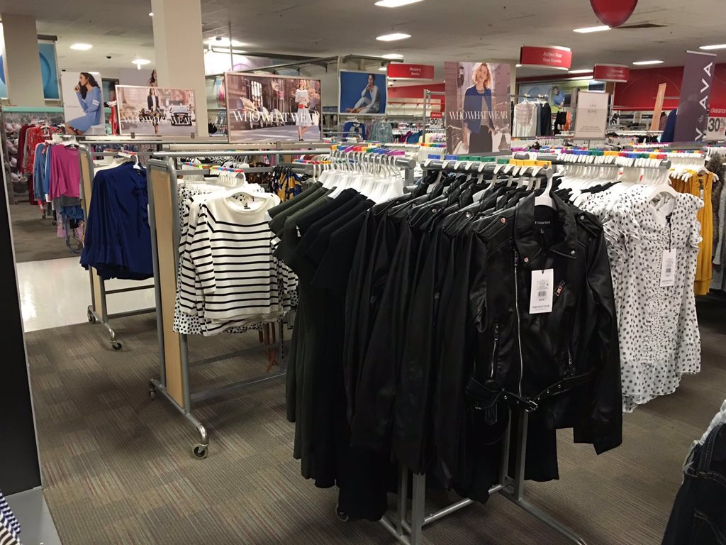 JoseMedinaAday's tweet photo. #WhoWhatWear set at #T2188 ! Amazing job Ruth and Daquana ! #letsdrivesales #happynewTargetyear https://t.co/myAe8ButAa