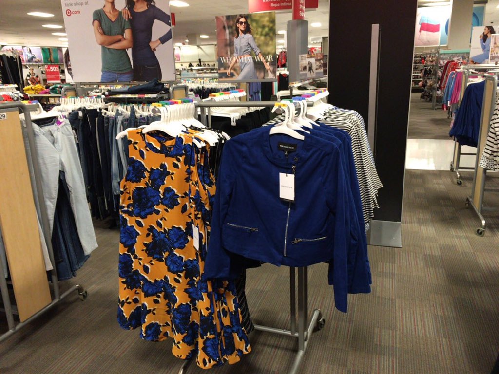 JoseMedinaAday's tweet photo. #WhoWhatWear set at #T2188 ! Amazing job Ruth and Daquana ! #letsdrivesales #happynewTargetyear https://t.co/myAe8ButAa